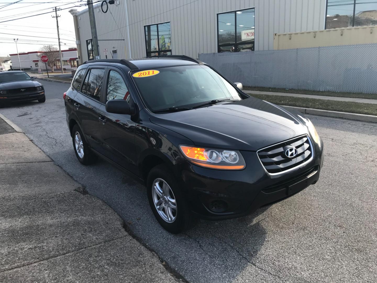 2011 Blue /Gray Hyundai Santa Fe GLS (5XYZGDAB5BG) with an 2.4 V4 engine, Automatic transmission, located at 577 Chester Pike, Prospect Park, PA, 19076, (610) 237-1015, 39.886154, -75.302338 - Photo#3